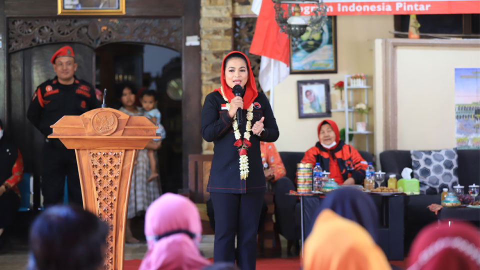 Puti Ajak Generasi Muda Songsong Indonesia Emas 2045