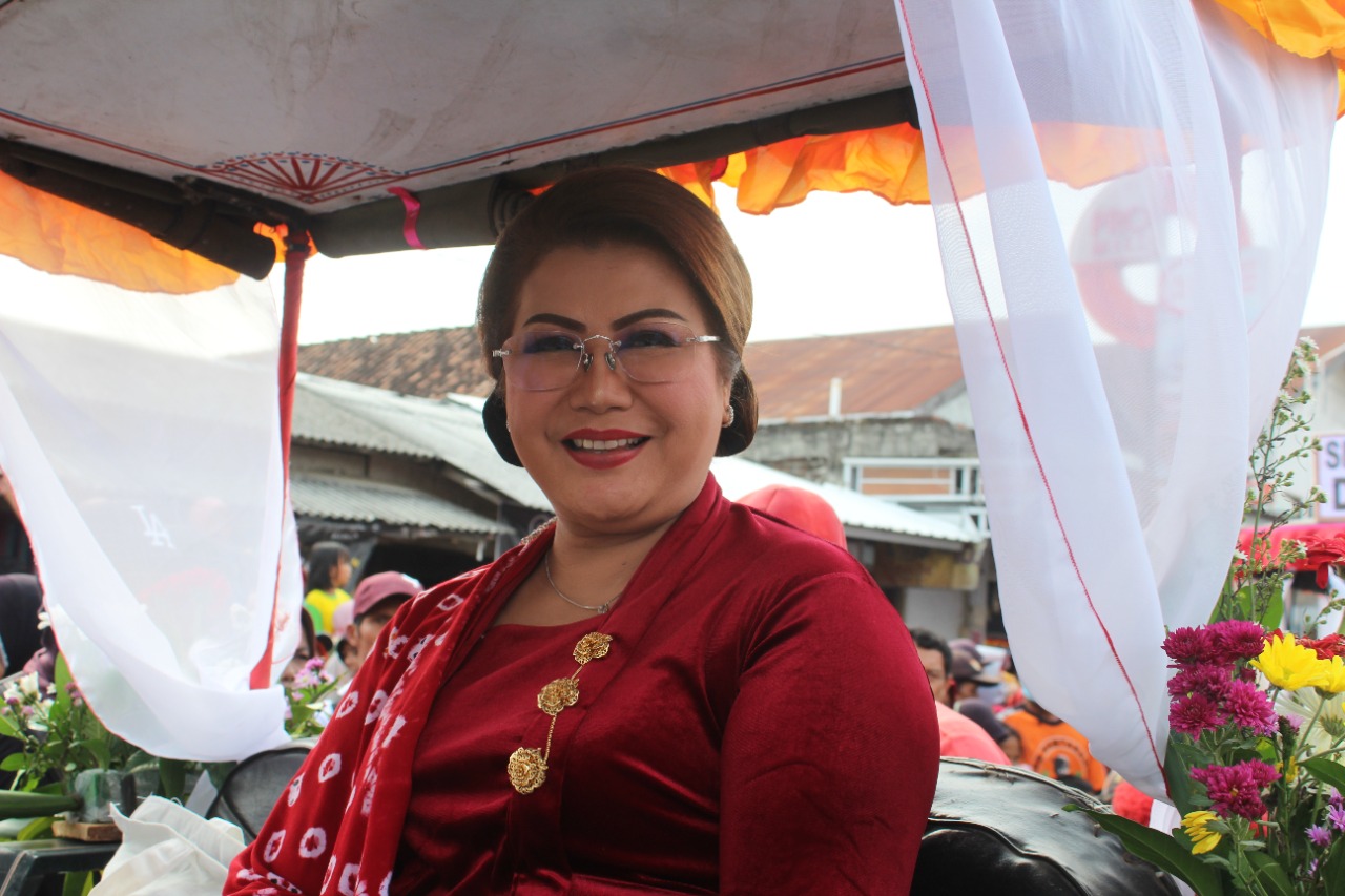 Ina Ammania Berpartisipasi Dalam Kirab Budaya di Ponorogo