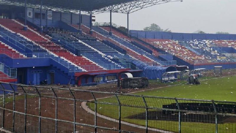 Jokowi: Seluruh Stadion Liga 1,2,3 akan Diaudit Total