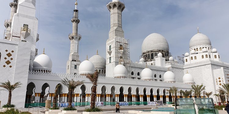 Gibran: Pembangunan Masjid Sheikh Al Zayed Tak Gusur Warga