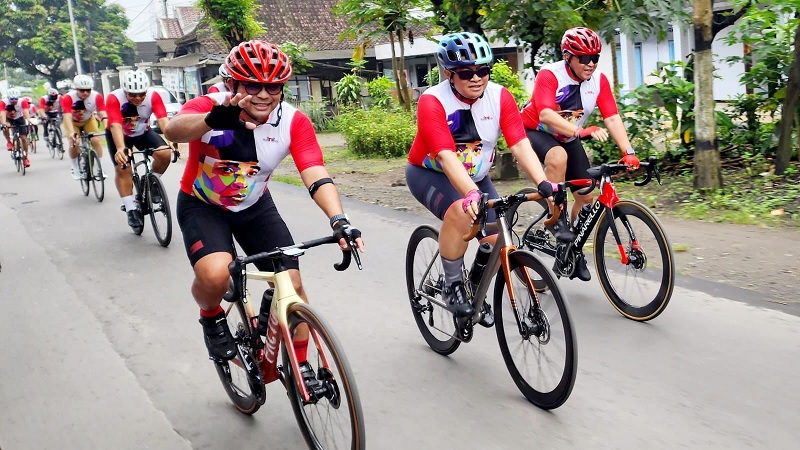 Sekjen Hasto & Pramono Ikut Banteng Ride ke Makam Bung Karno