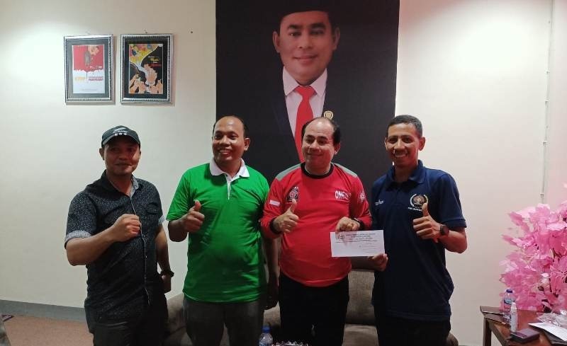 A. Rafiq Penuhi Janji, Semua Atlet PWI Sumbawa Dapat Bonus
