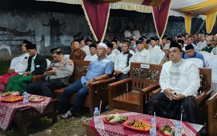 Edy Ariyanto Hadiri Peresmian Balai Desa Kawak