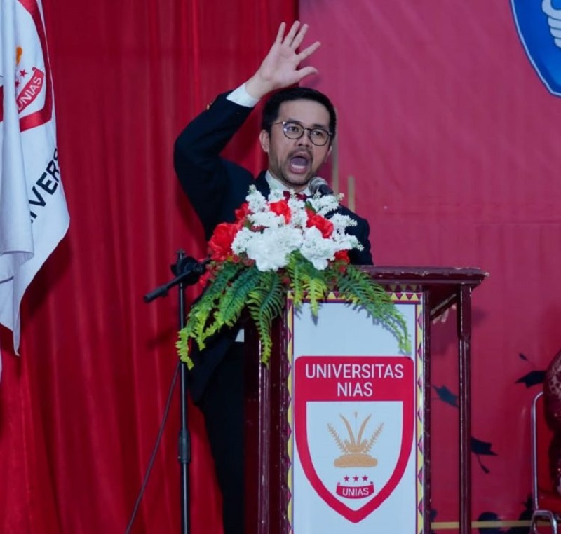 Marinus Gea Dorong Wisudawan UNIAS Berinovasi & Kreatif 