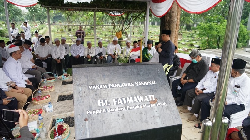 Akhir Tahun, DPP PDI Perjuangan ke Makam Fatmawati  