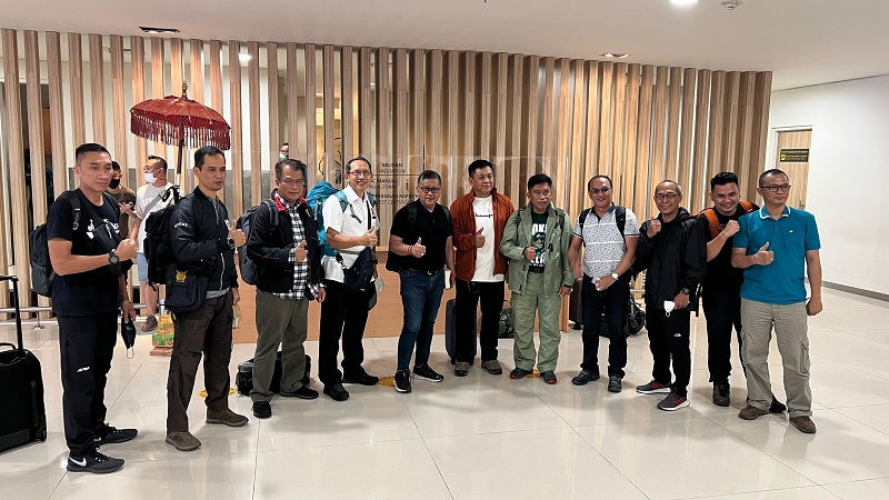 Sekjen Hasto Naik Gunung Sang Hyang Bersama Pers & Sahabat