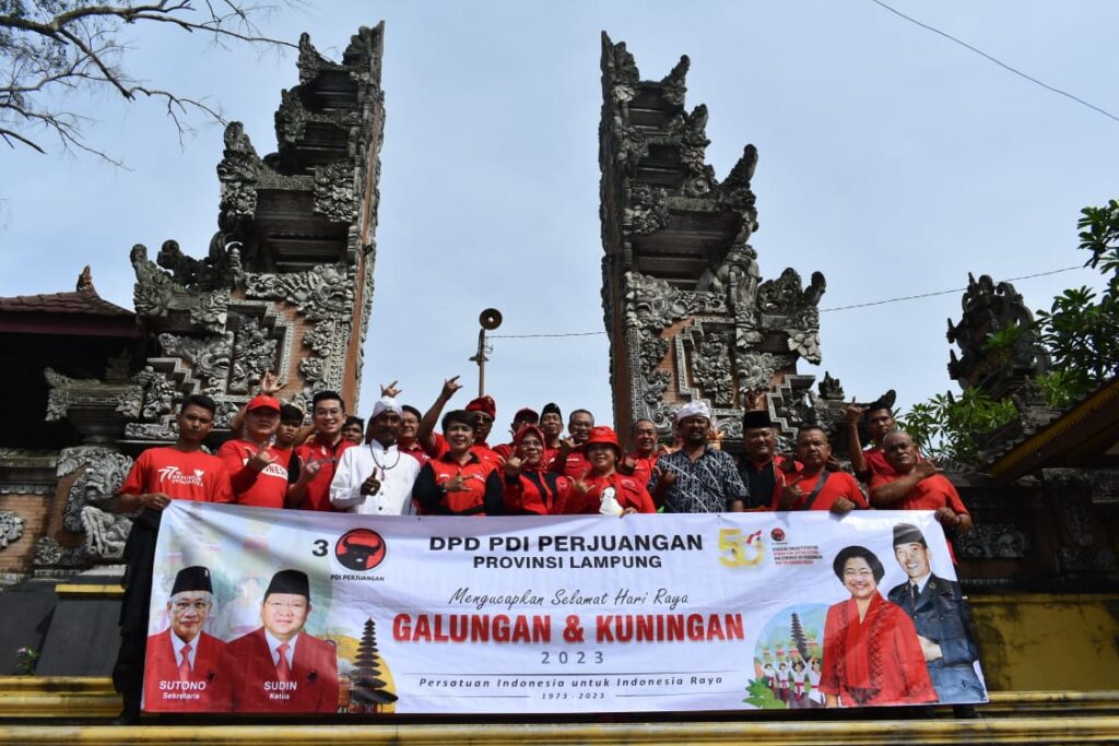 Banteng Lampung Bersih-bersih di Pura Kerthi Buana