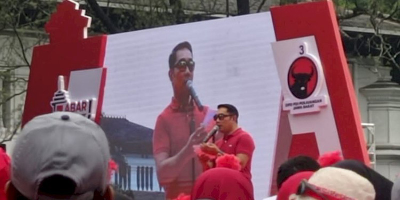 Kang Emil Laporkan Pembangunan Jabar Tak Lupakan Bung Karno