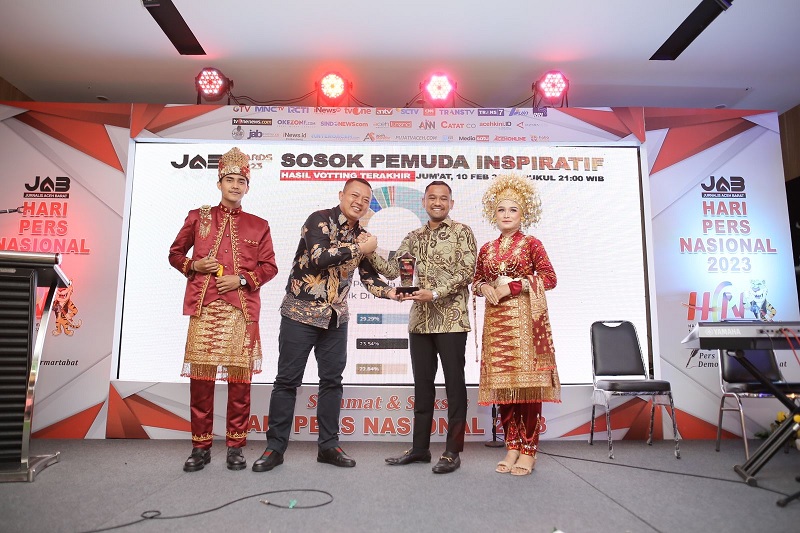 Jamal Idham Raih Award Pemuda Inspiratif Pantai Barat Aceh 
