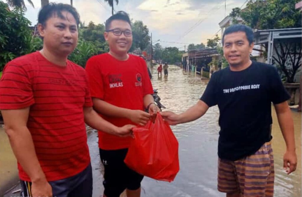 BMI Lampung Utara Salurkan Bantuan ke Korban Banjir