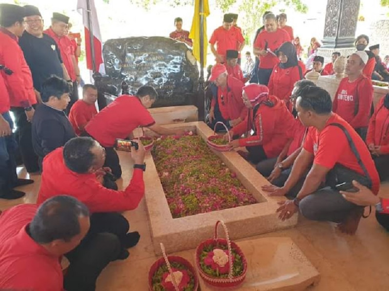 Rachmat Hidayat: Zikir & Doa di Makam Bung Karno, Utamakan Spirit Ketuhanan 