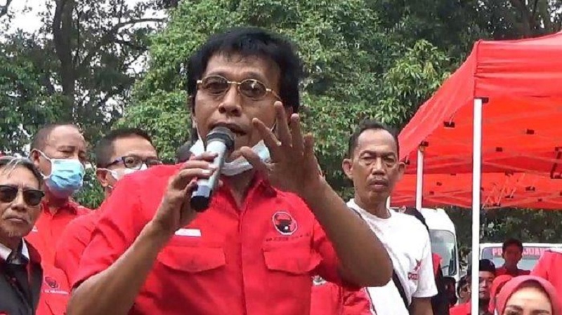 Adian Sukses 'Sulap' 10 Unit Rumah Tak Layak Huni di Bogor 