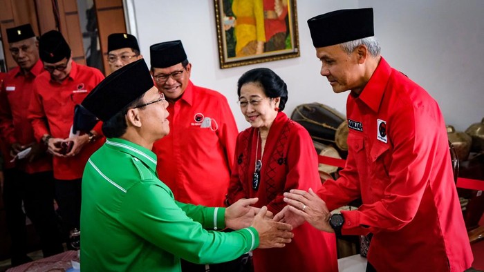 Megawati Ditemani Ganjar Sambut Jajaran Teras PPP