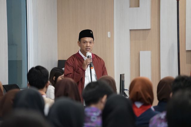 Bukan Napak Tilas Biasa: Kala Ganjar Serap Spirit Soekarno di Surabaya