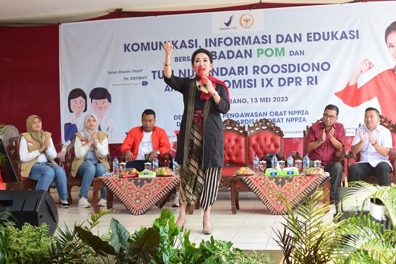 Gandeng BPOM RI, Tuti Roosdiono Sosialisasikan Obat yang Aman di Semarang Barat