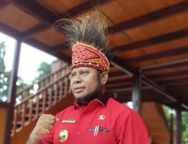 Markus Waran Minta Maxsi Ahoren Jelaskan Majunya ke MRP Papua Barat 