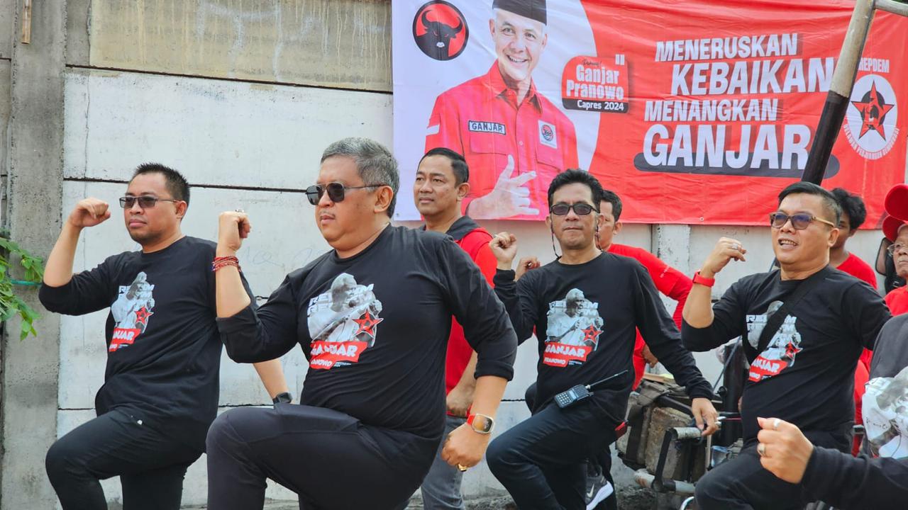 Hasto Senam Bareng Bersama Masyarakat Senen