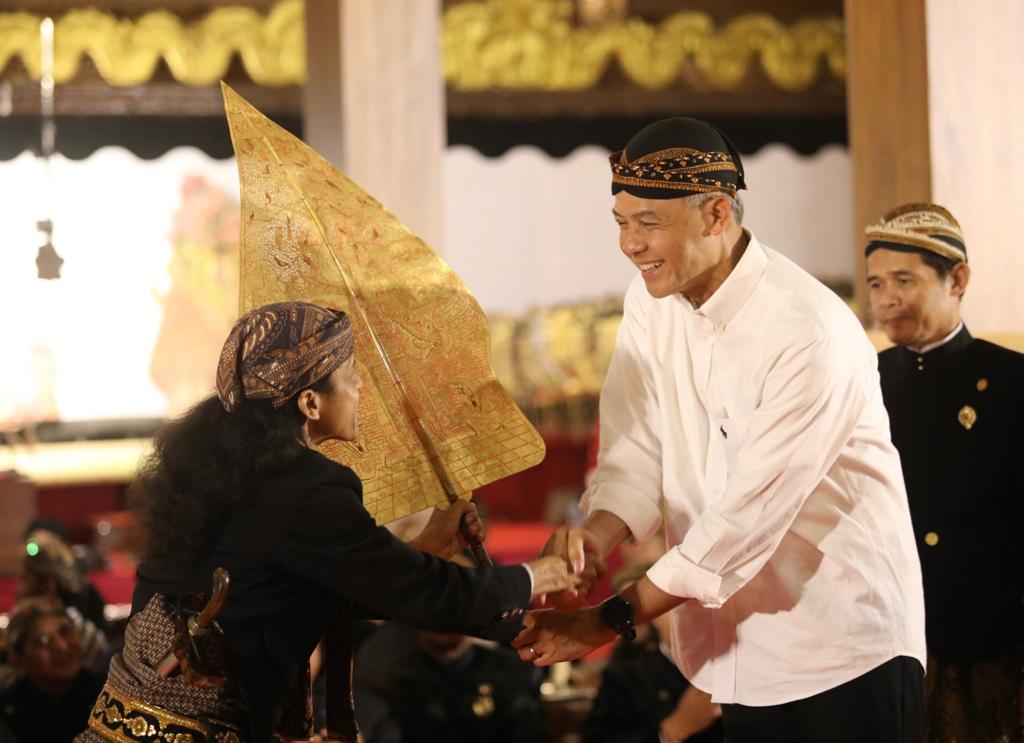 300 Dalang se-Indonesia Pentaskan Lakon “Wahyu Keprabon” untuk Ganjar