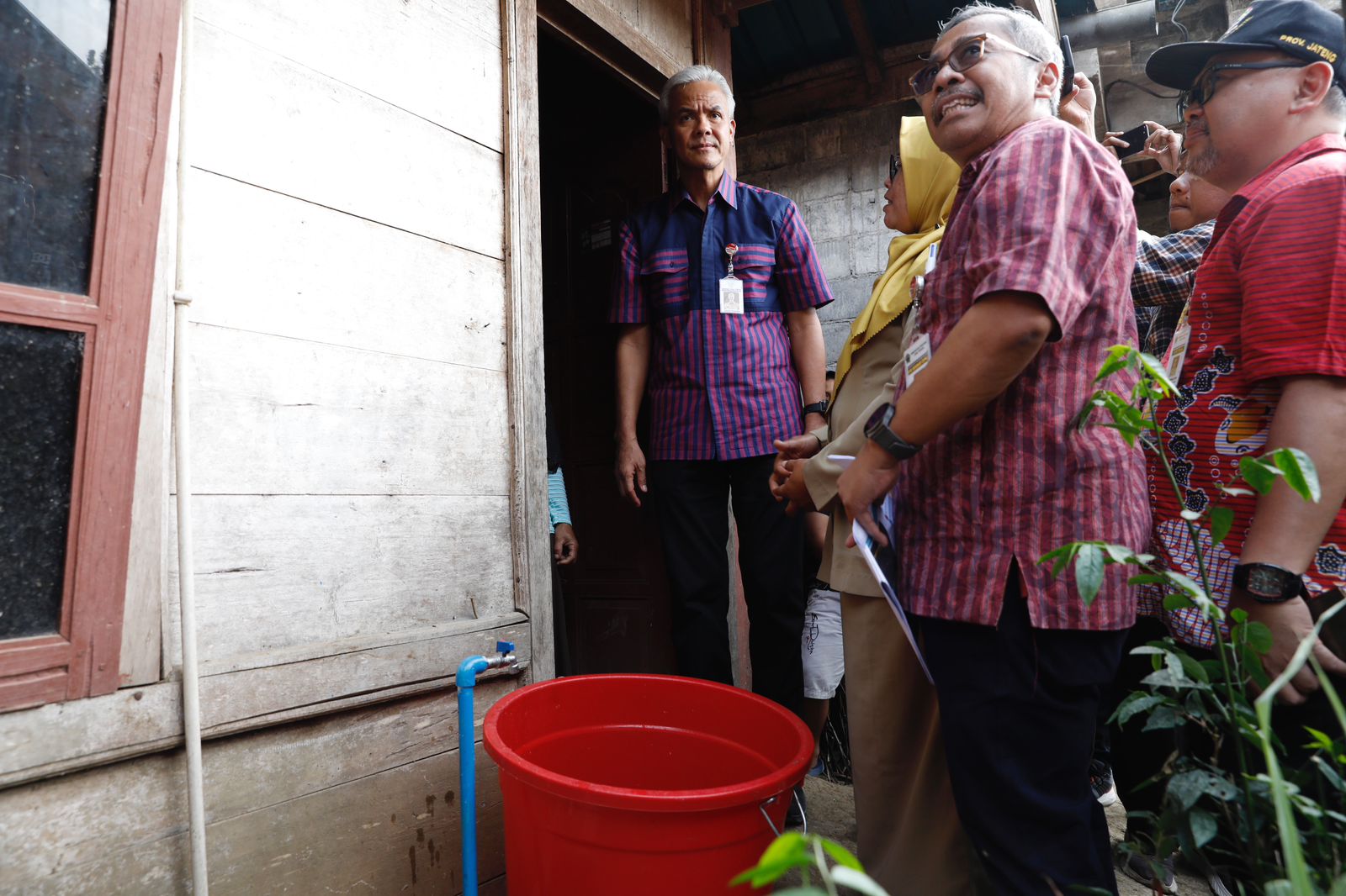 Relawan Dukung Ganjar Pranowo Salurkan 50.000 Liter Air Bersih di Kabupaten Batang
