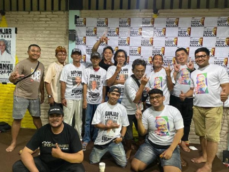 Ganjar Creasi Nobar Timnas U-17 Bareng Pemuda di Lamongan