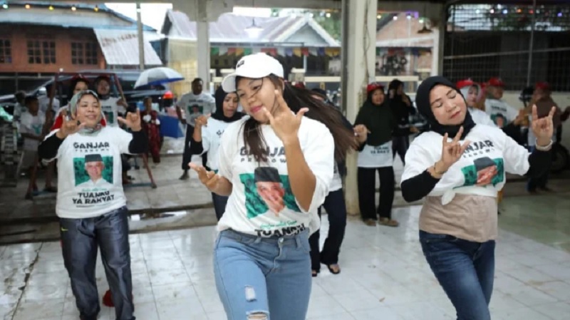 Wujudkan Indonesia Sehat, Relawan Panrannuangku Ganjar Ajak Perempuan Ikuti Lomba Senam