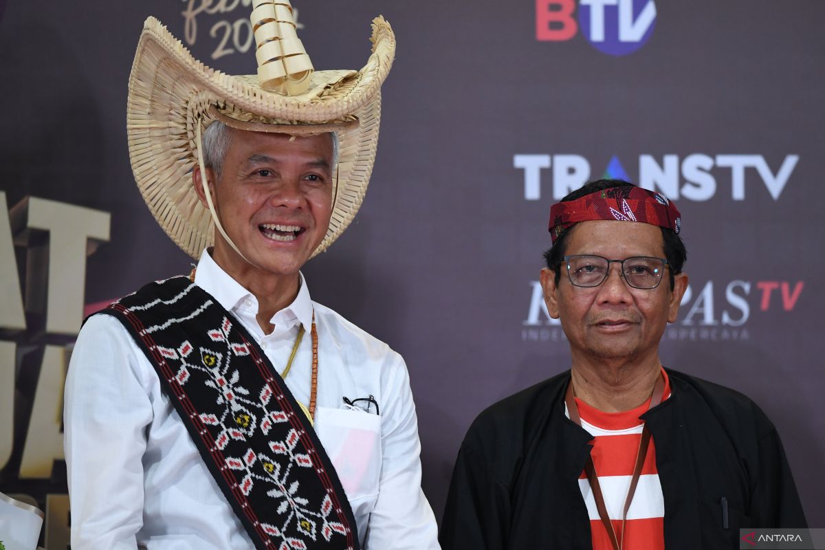 Relawan Ganjaruna Bagikan Buku Gratis Untuk Mahasiswa Indonesia di Mesir