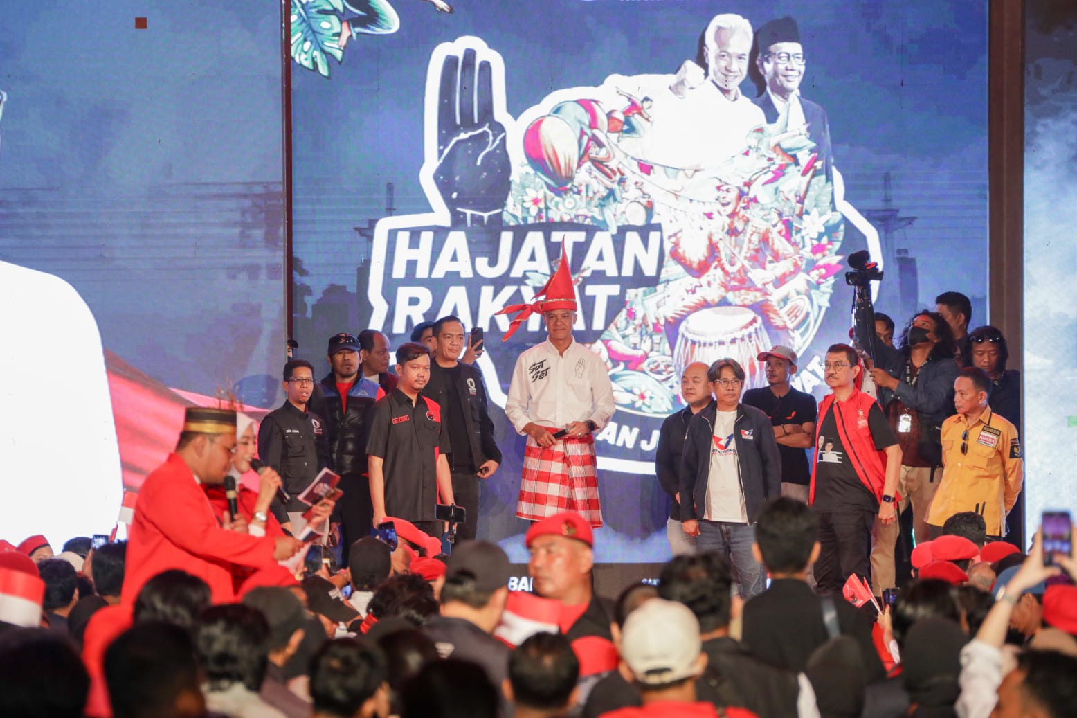 Ganjar Pranowo Beraktivitas Di Jakarta, Mahfud Safari Politik Di ...