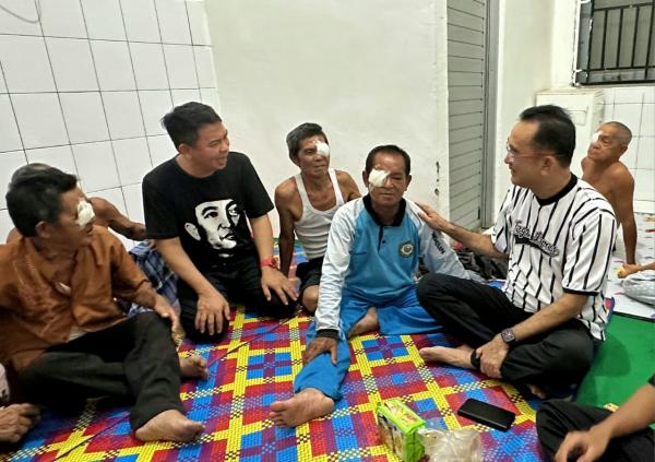 Rudianto Tjen Berikan Bantuan ke Puluhan Pasien asal Babel di Rumah Singgah Jakarta