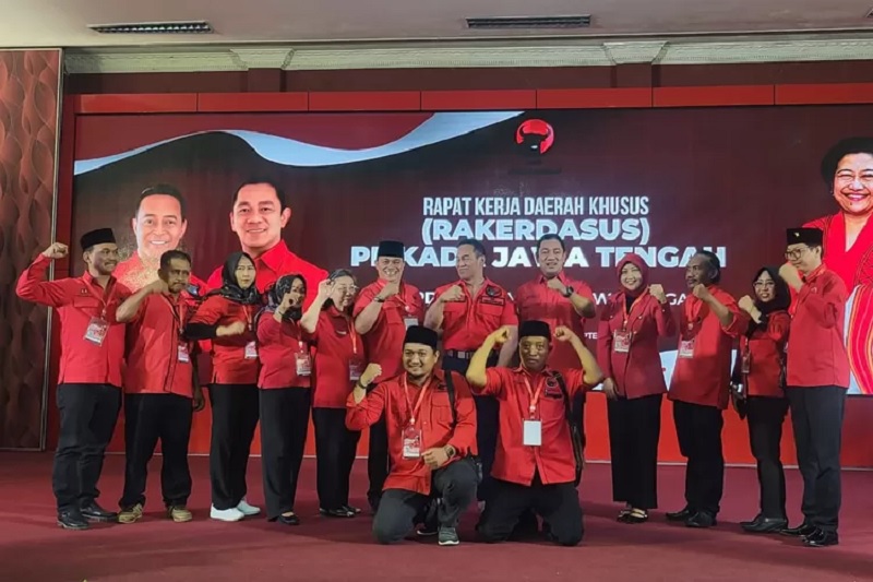 Calon Bupati Rembang Vivit Dinarini Resmi Jadi Kader PDI Perjuangan