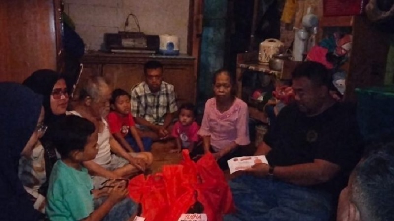 Yudha Puja Turnawan Blusukan 'Door to Door' Temui Warga Miskin di Desa Surabaya Limbangan