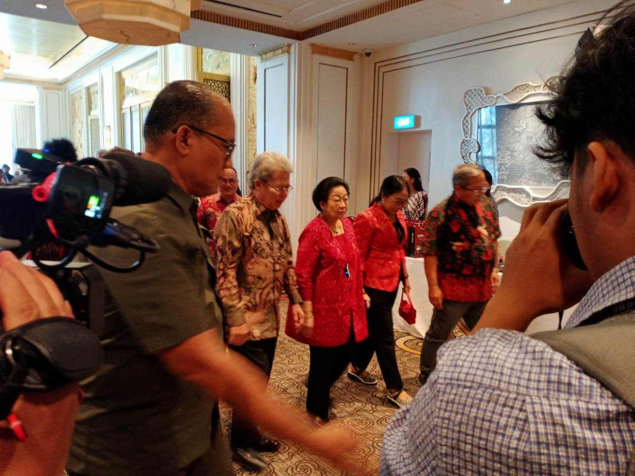 Hadiri Peluncuran Buku Karya Todung Mulya Dkk, Megawati: Buku Ini Bukti Bekerjanya Elektoral dan Demokrasi Prosedural