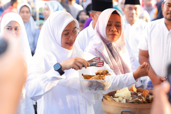 Ipuk Terus Kampanyekan Diet Kantong Plastik