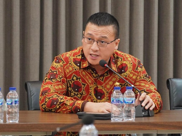 Kenneth Tegaskan Peran Penting RT dan RW dalam Hal Pendataan Pendatang