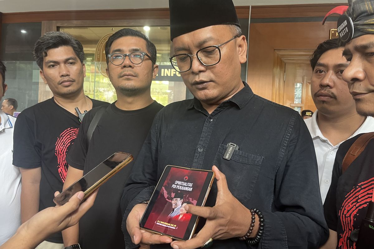 Hasto Kristiyanto Tirakat Puasa 3 Hari dan 3 Malam Untuk Tulis 5 Buku