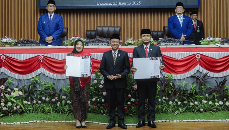 Nina Fitriani Resmi Dilantik, Perempuan Bandung Tambah Kuat di Parlemen Kota