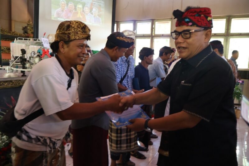 Adi Wiryatama Apresiasi Tinggi Semangat dan Kekompakan Para Petani di Kabupaten Buleleng