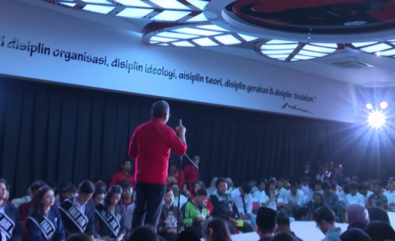 Hasto Dorong Pemuda Bangun Indonesia Sebagai Bangsa Samudra yang Kuat dan Berdaulat