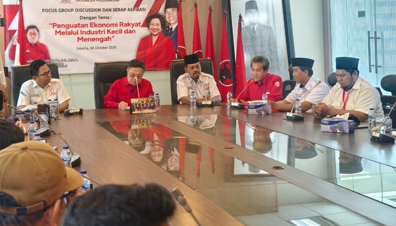 Darmadi ke Pedagang Kaki Lima: Kinerja Anggota DPR Harus Dievaluasi, Rakyat Jangan Pilih yang tak Bekerja