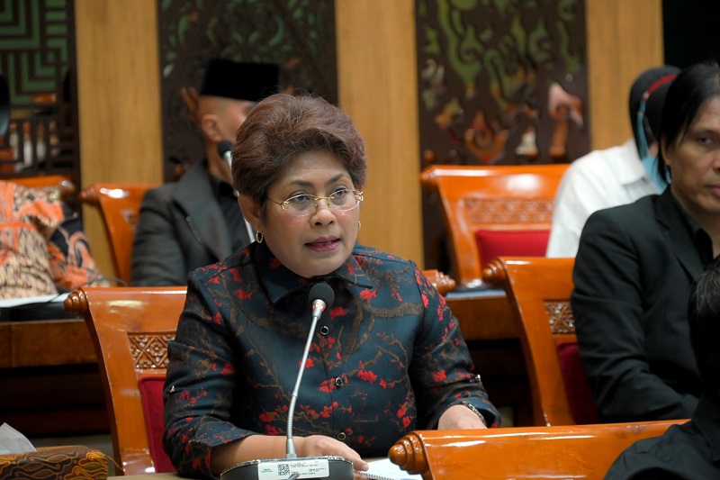 Mercy Barends Ajak Para Pemuda Jadilah Generasi Tangguh dan Berprestasi