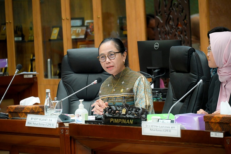 MY Esti Usulkan Tes Kemampuan Akademik Peserta Didik di Lokasi Bencana Ditunda