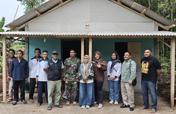 PDI Perjuangan Ngawi Bantu Mbah Kilah, Pastikan Warga Rentan Dapat Hunian Layak