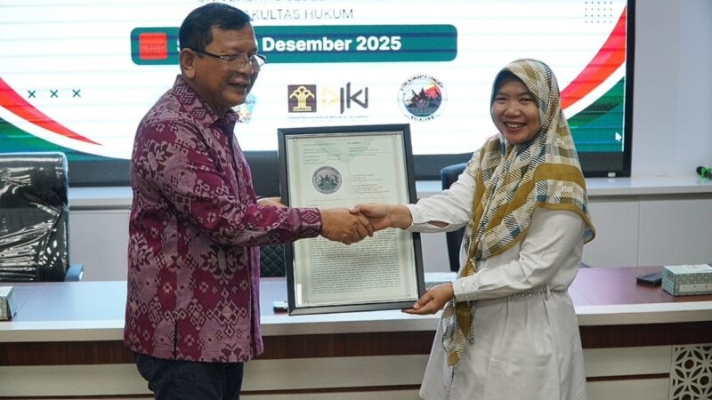 Bupati Nyoman Sutjidra Terima Sertifikat Indikasi Geografis Kopi Robusta Lemukih