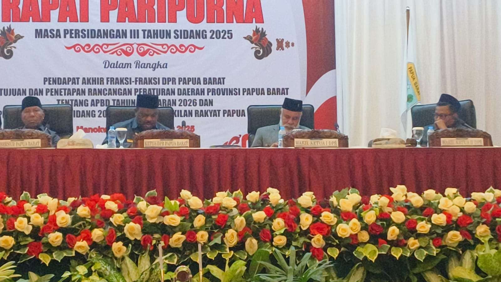 Fraksi PDI Perjuangan DPRD Provinsi Papua Barat Sampaikan 10 Catatan Penting