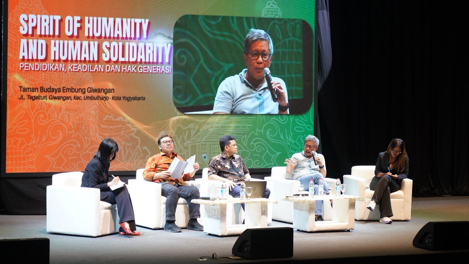 Rocky Gerung di Public Lecture Jogja: "Saya Percaya Jogja Takkan Jadi  Kandang Gajah!"