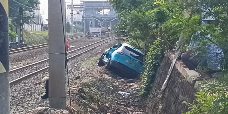 primbon ayam sabung Lasarus Sebut Mobil Listrik Jauh Lebih Berbahaya Melintasi Rel Kereta Api