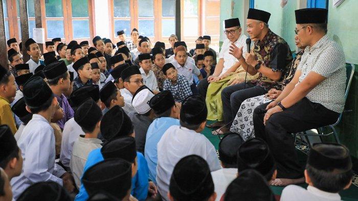 Kiai Muda Jatim Pendukung Ganjar Salurkan Bantuan Air Bersih Di Bojonegoro 5495